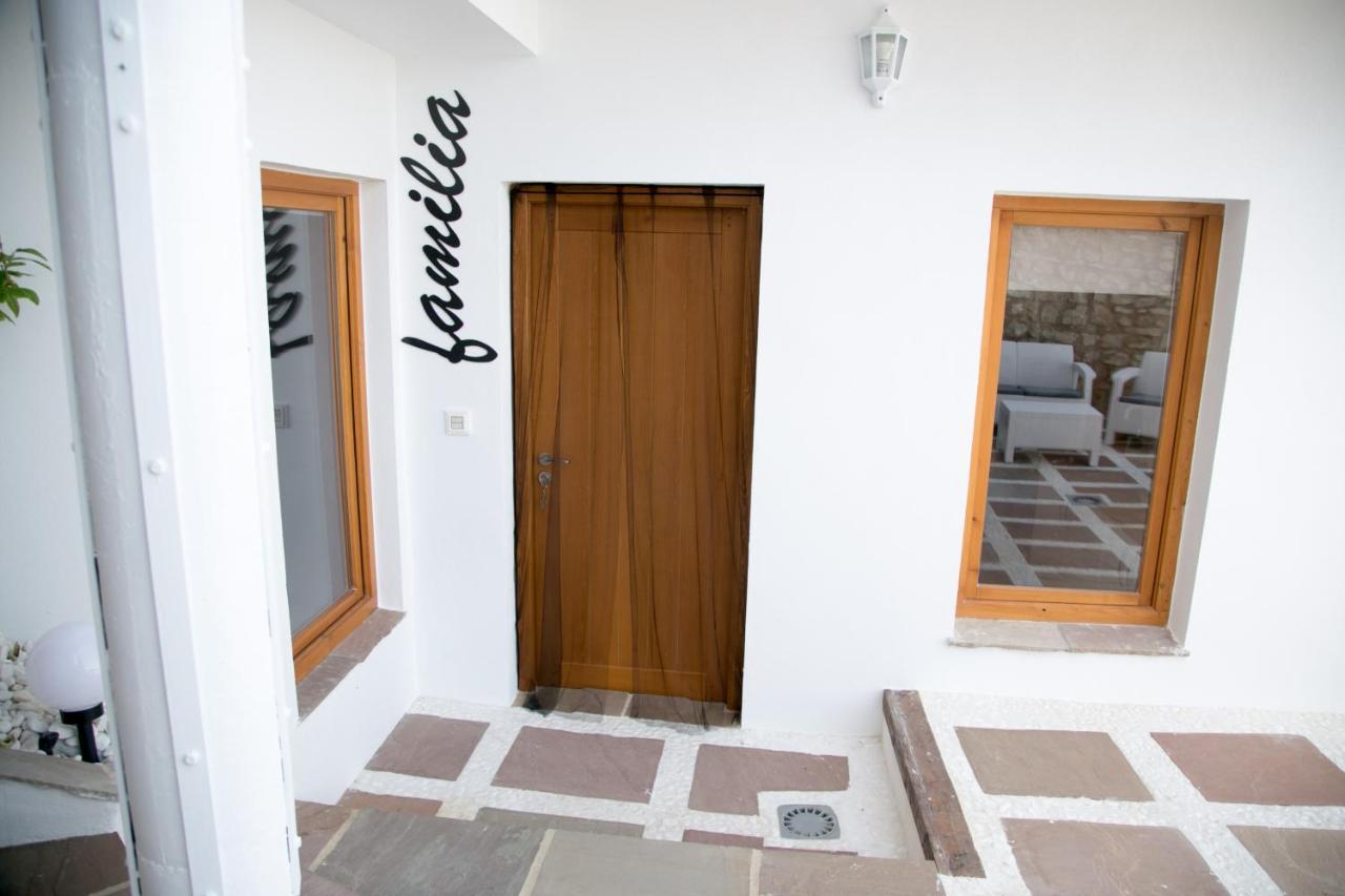 Apartamentos Turisticos La Casa Vieja Sabiote Esterno foto